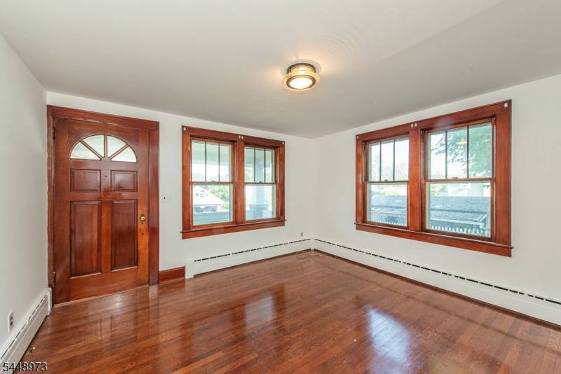 7 3Rd St, Butler Boro, NJ 07405