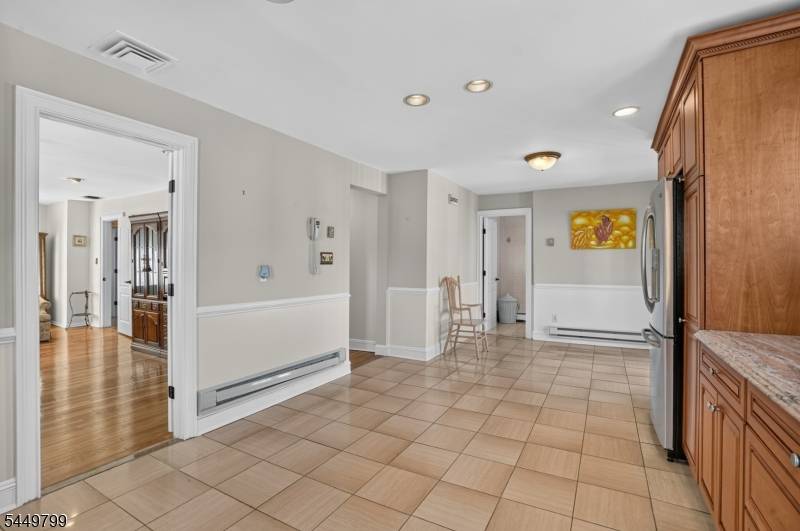 200 N 18Th St #2, Kenilworth Boro, NJ 07033