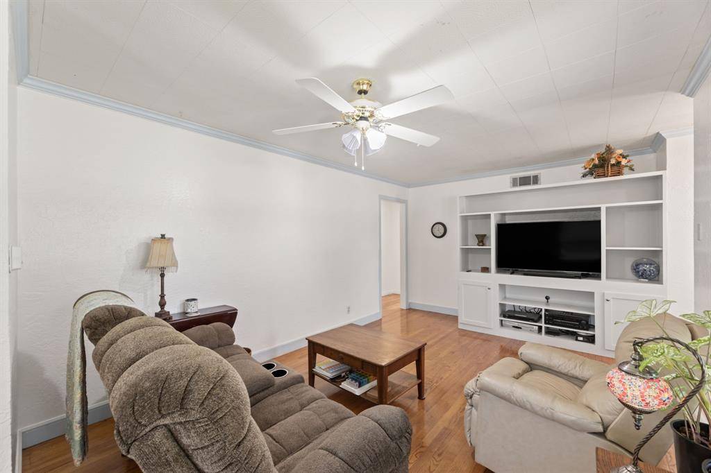 10382 Newcombe Drive, Dallas, TX 75228