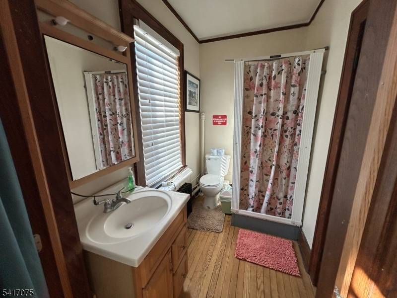 84 Crawford St, East Orange City, NJ 07018