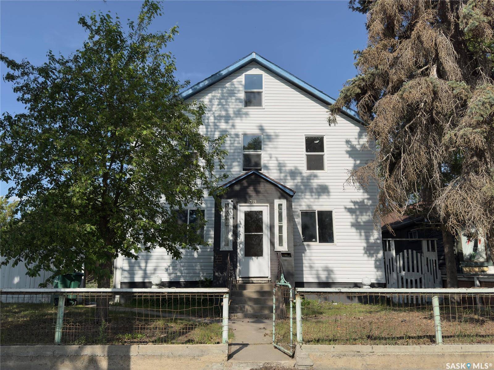 319 H AVENUE S, Saskatoon, SK S7M 1W4