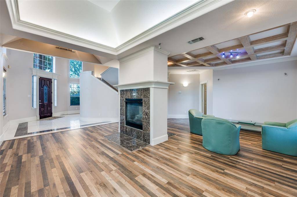 1805 Old Oak Drive, Arlington, TX 76012