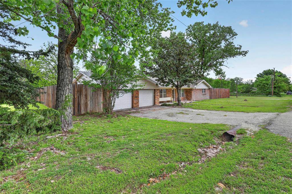 702 El Camino Real, Chico, TX 76431