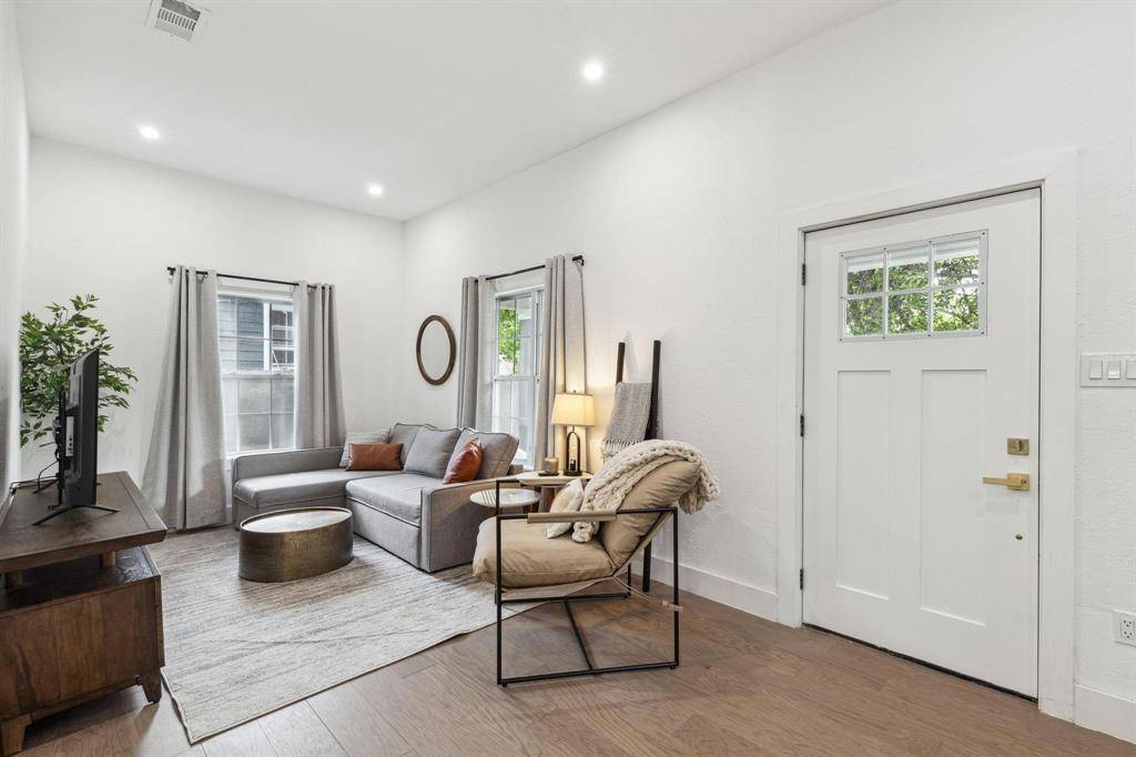 416 Cristler Avenue, Dallas, TX 75223