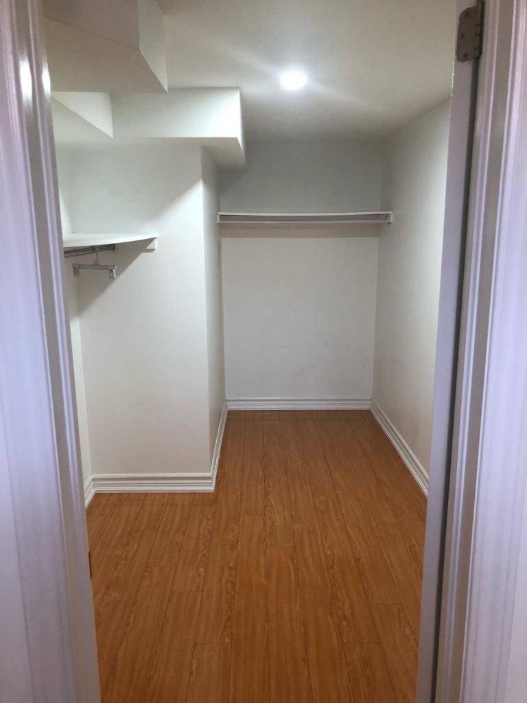19 Angelgate ( Basement) RD, Brampton, ON L6Y 0X8