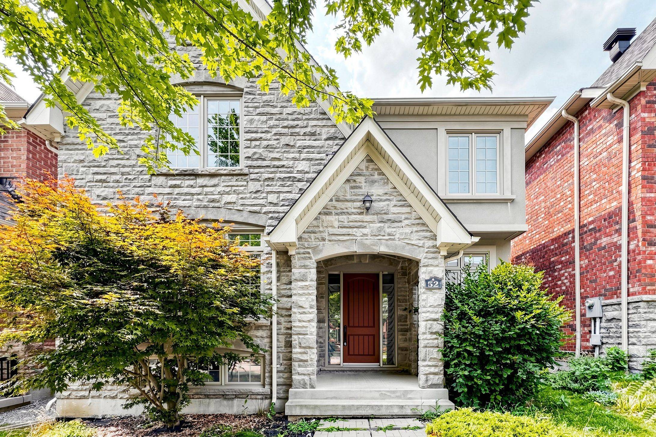 52 Dungannon DR, Markham, ON L6C 0K1