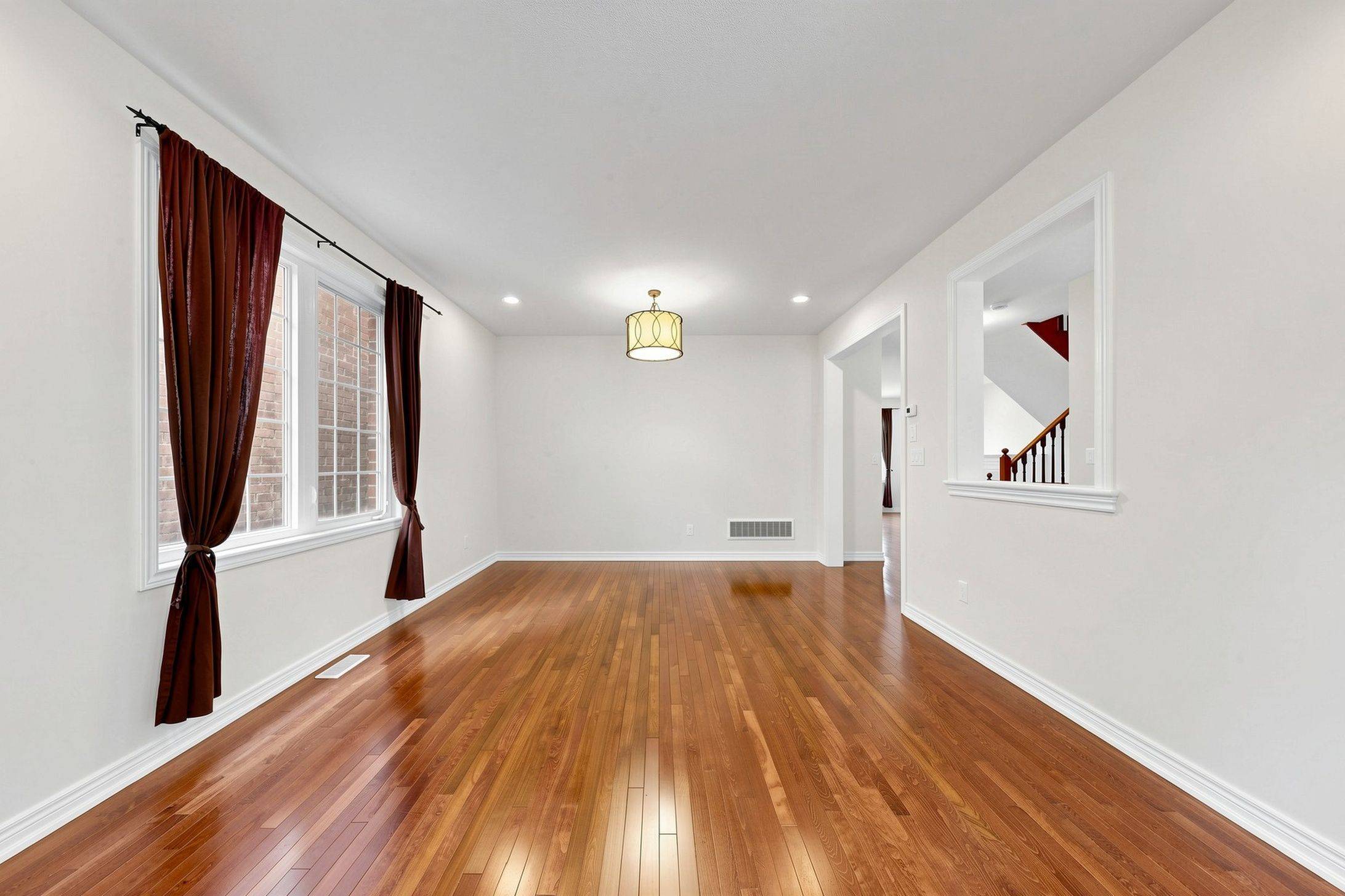 52 Dungannon DR, Markham, ON L6C 0K1