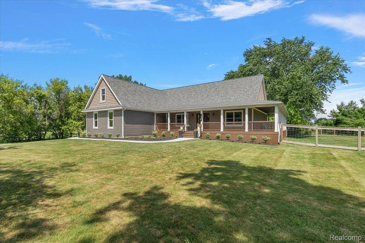 13205 Hogan RD, Fenton Charter Township, MI 48451