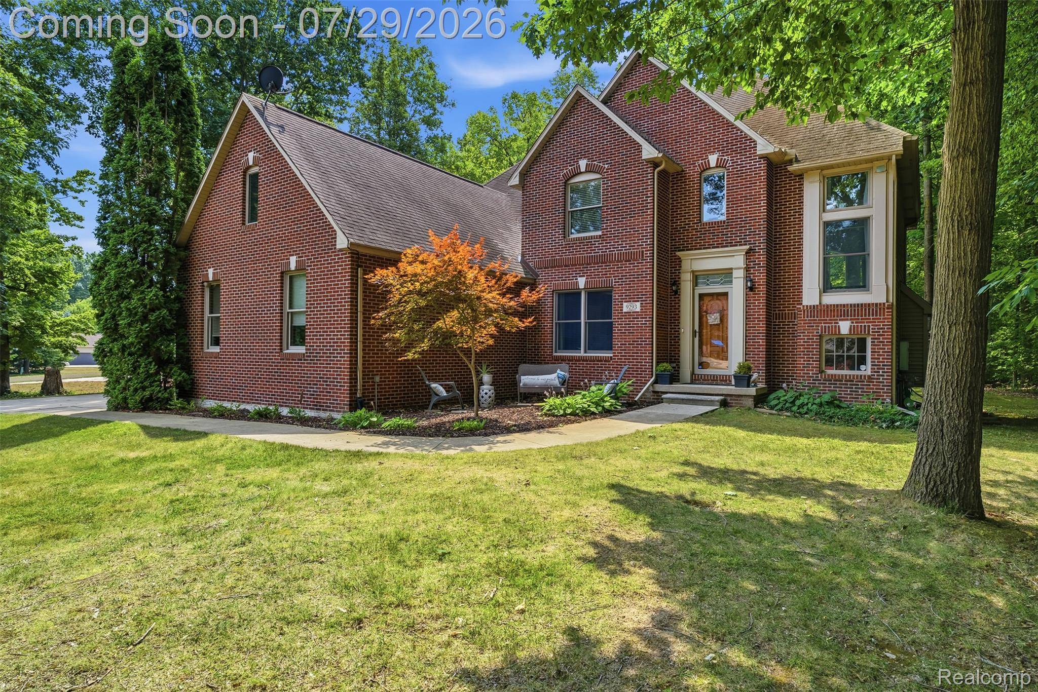 9293 Oakview DR, Swartz Creek, MI 48473