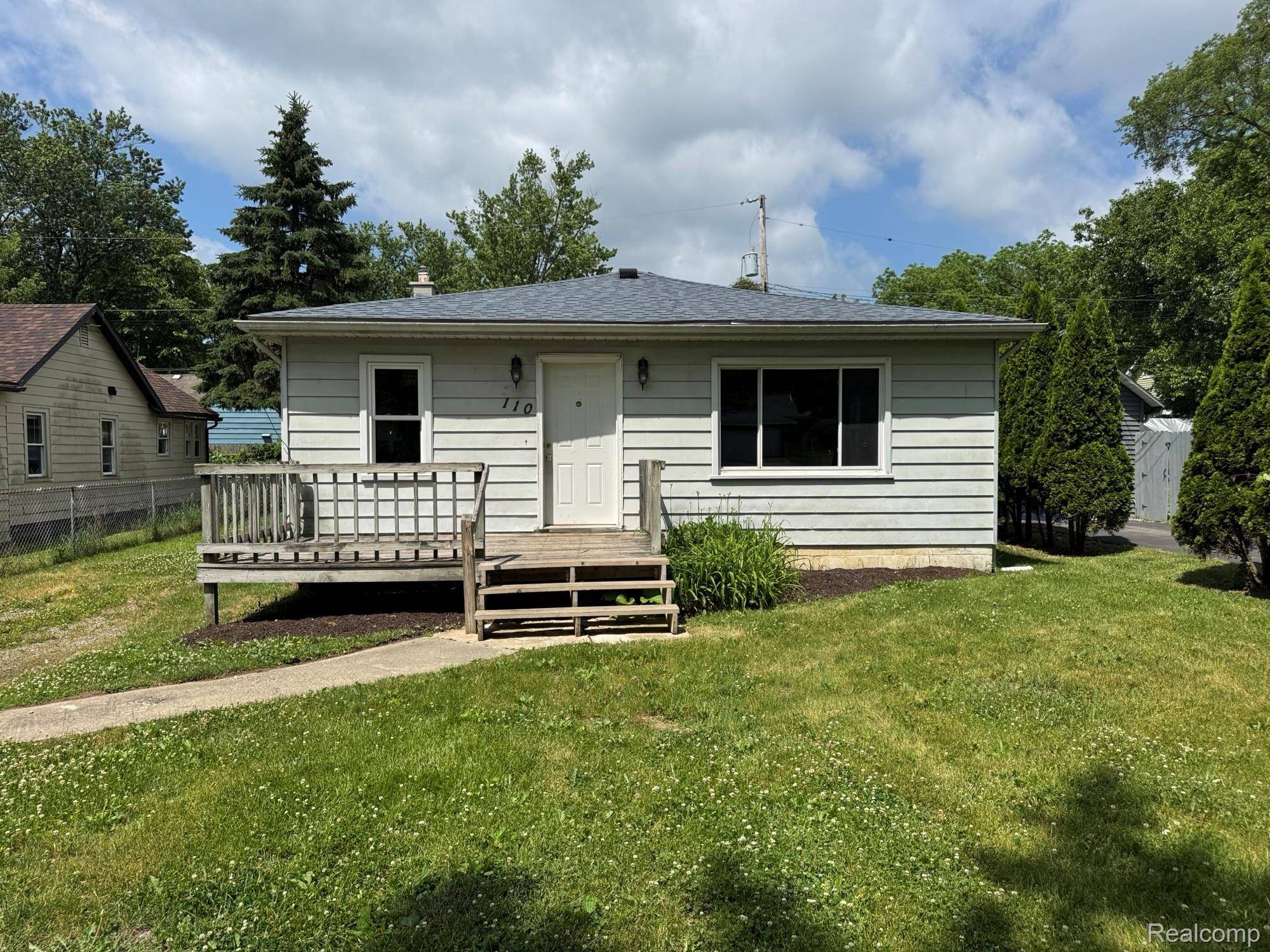 110 Waterly AVE, Waterford Charter Township, MI 48328