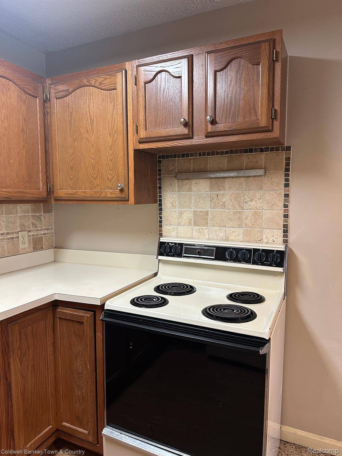 213 E GRAND RIVER AVE #A, Howell, MI 48843