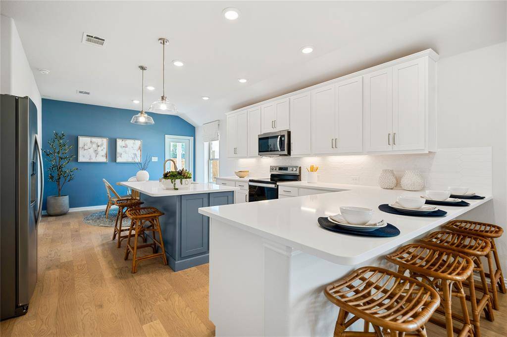 8716 Saratoga Street, Aubrey, TX 76227