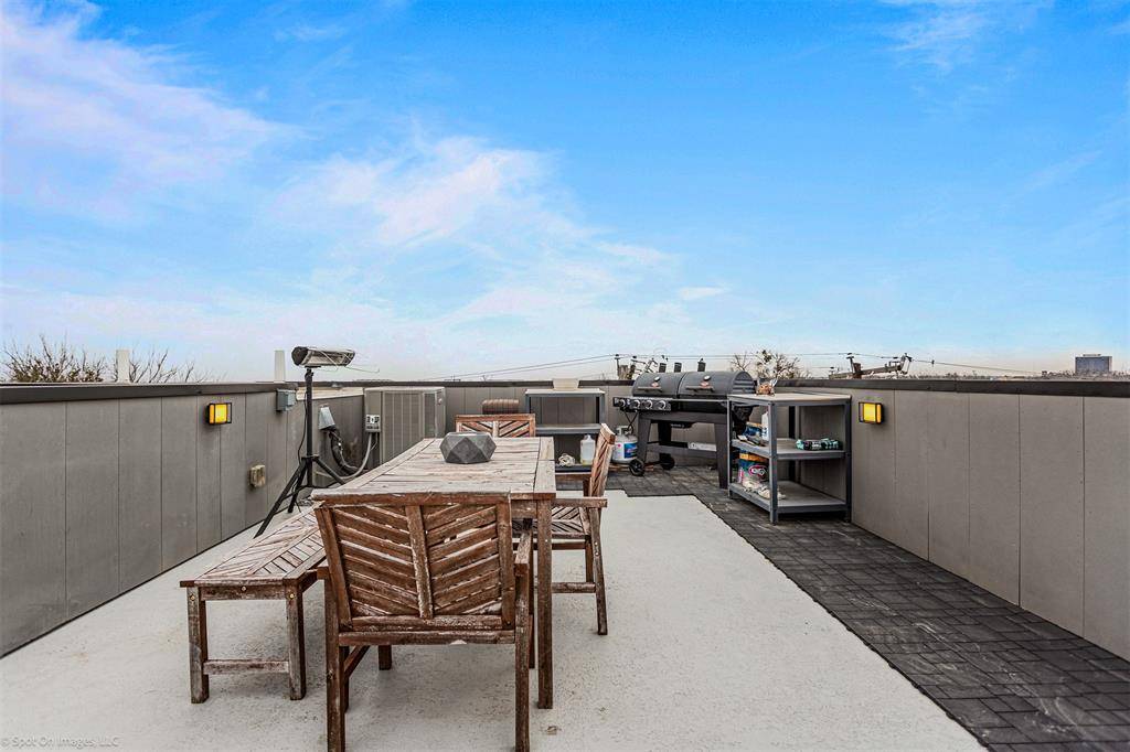 304 Mathey Court, Dallas, TX 75208
