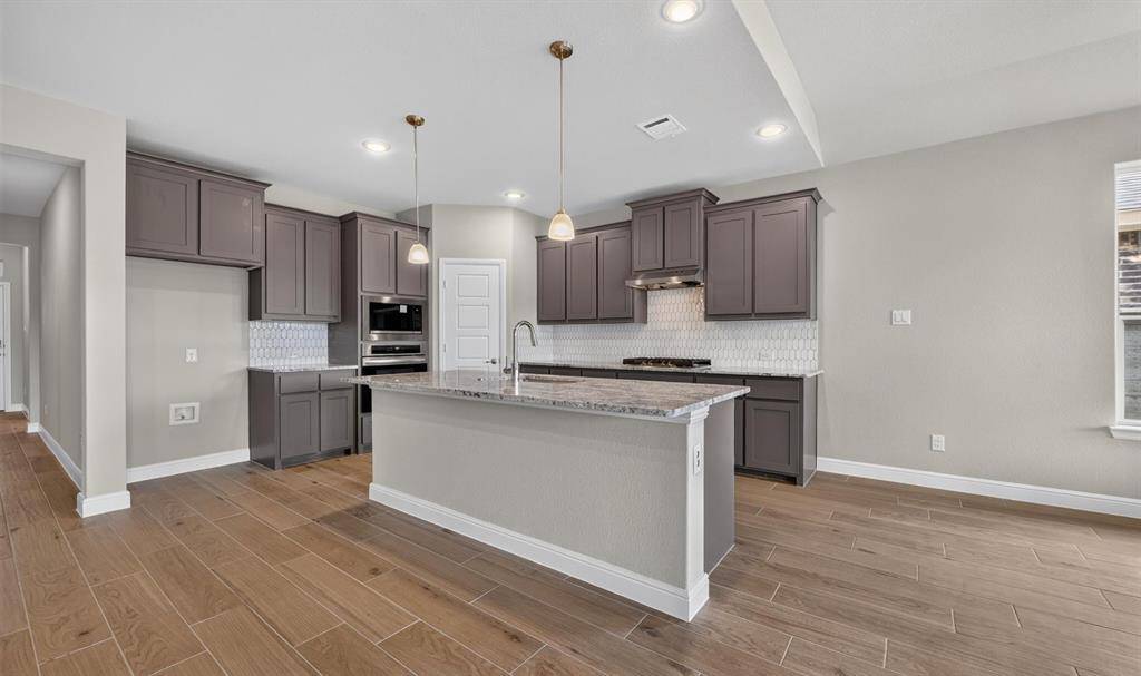 11509 TREEHOUSE Trail, Justin, TX 76247