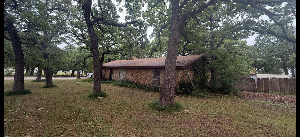 703 W Sherman Street, Chico, TX 76431