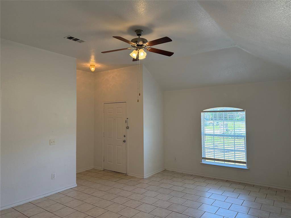 5500 David Strickland Road, Fort Worth, TX 76119