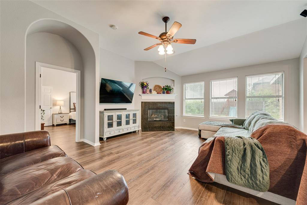1022 Spinnaker Drive, Forney, TX 75126