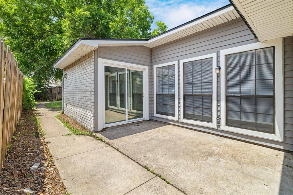 4627 Chapman Street, The Colony, TX 75056