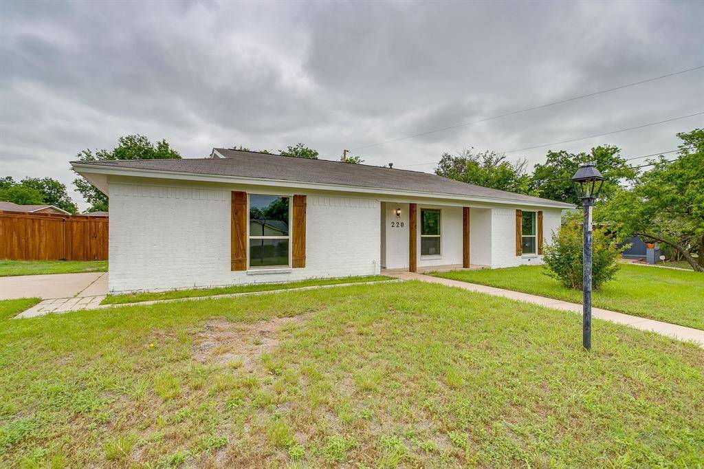 220 Rolling Hills Drive, Aledo, TX 76008