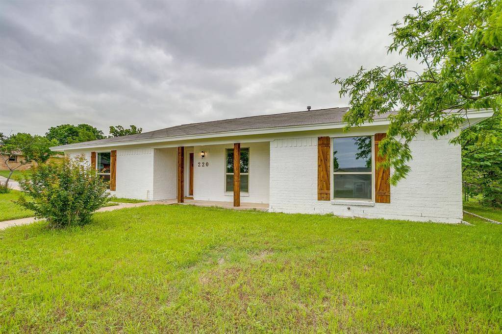 220 Rolling Hills Drive, Aledo, TX 76008
