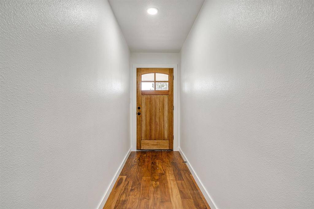 220 Rolling Hills Drive, Aledo, TX 76008