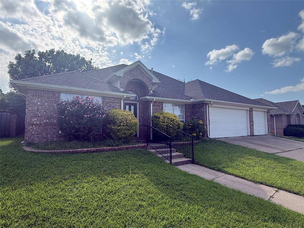3607 Heatherbrook Drive, Arlington, TX 76001