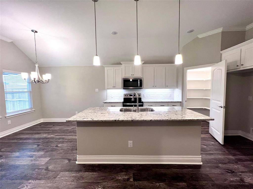 802 Tippit Lane, Greenville, TX 75402