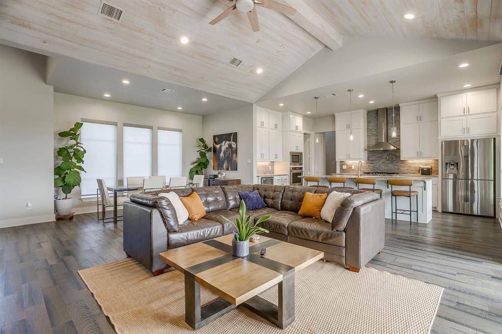 323 Stone Mountain Road, Cresson, TX 76035
