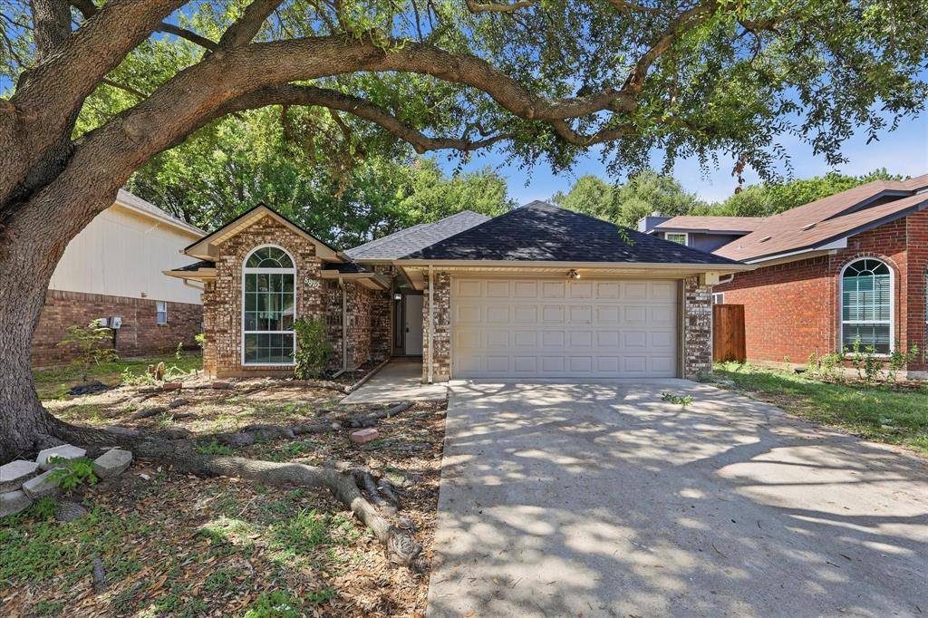 8812 Sabinas Trail, Fort Worth, TX 76118