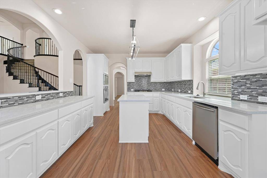 2824 Pino, Grand Prairie, TX 75054