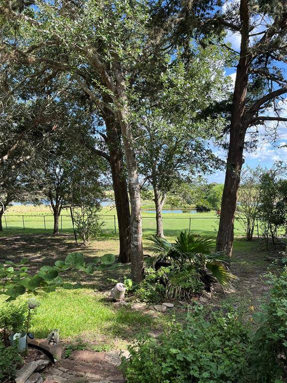 6303 Greenvine Road, Brenham, TX 77833