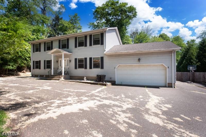 110 Edgewood Ave, Green Brook Twp., NJ 08812