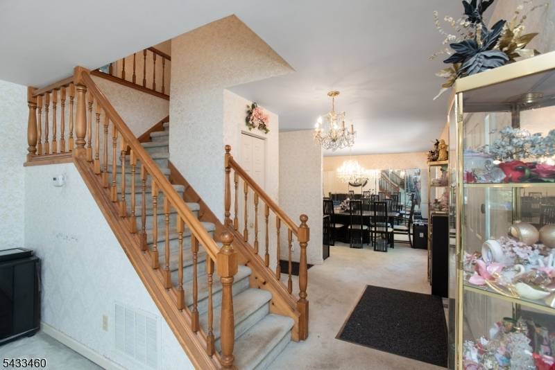 110 Edgewood Ave, Green Brook Twp., NJ 08812