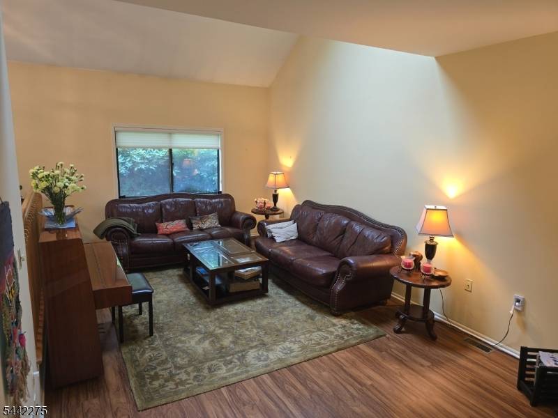 41 Arbor Cir, Bernards Twp., NJ 07920