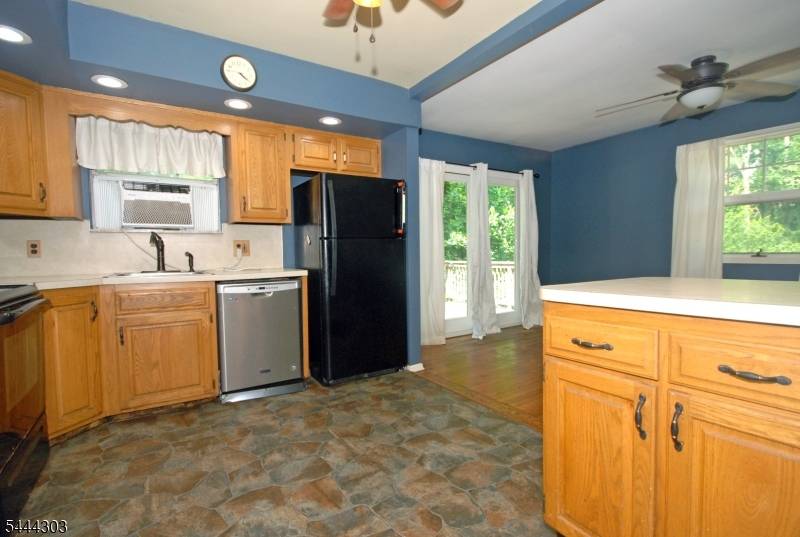 36 Mountain Lake Rd, White Twp., NJ 07823
