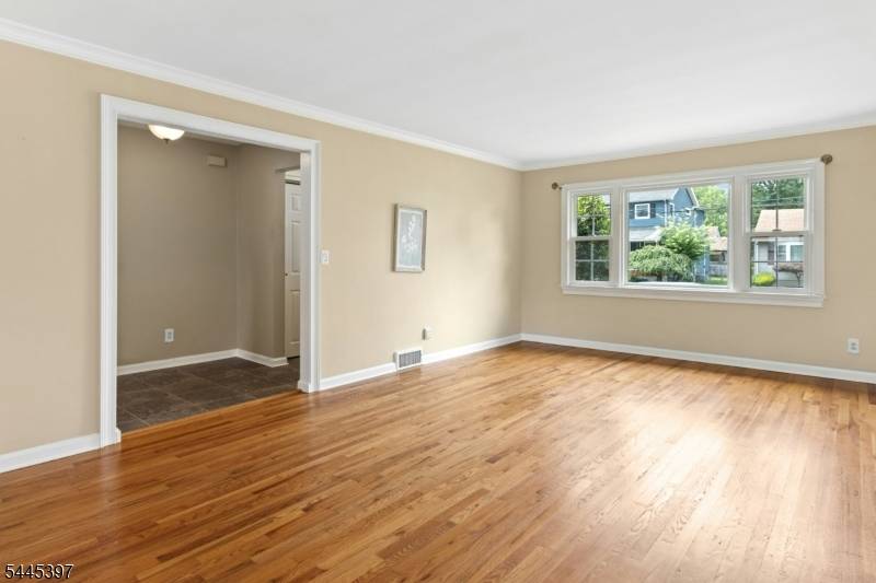 1 Aberdeen Ct, Cranford Twp., NJ 07016