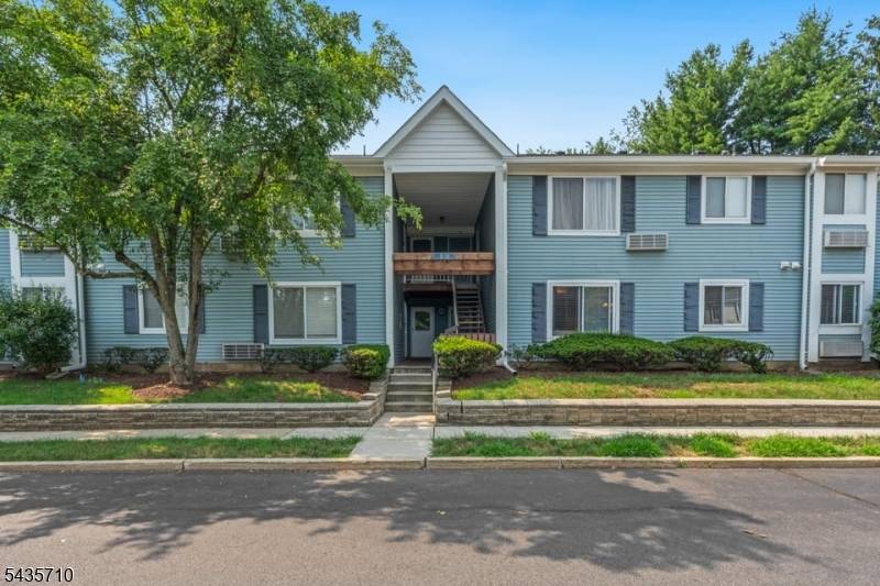 12 Norwich Pl #12, Franklin Twp., NJ 08873