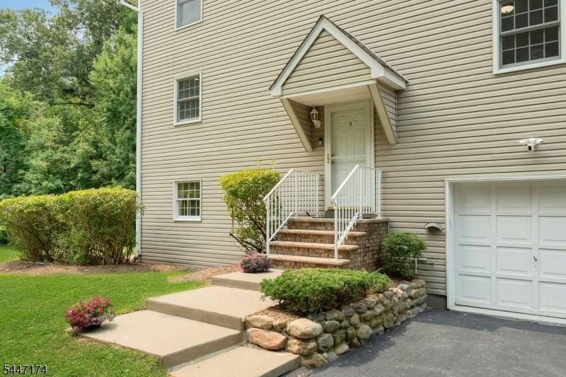 9 Brookstone Cir, Parsippany-troy Hills Twp., NJ 07950