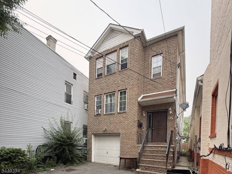 35 Tillinghast St, Newark City, NJ 07108
