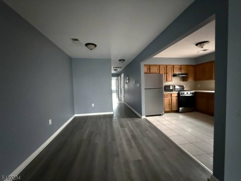 35 Tillinghast St, Newark City, NJ 07108
