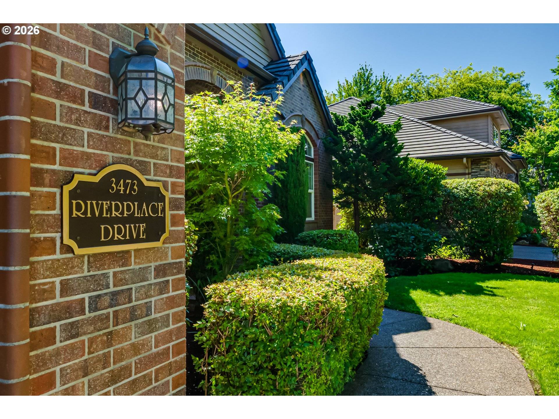 3473 RIVERPLACE DR, Eugene, OR 97401