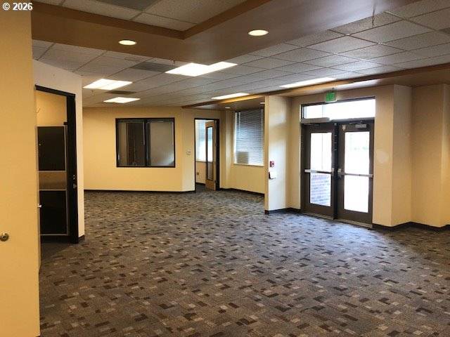 190 E CHARLES ST, Mt Angel, OR 97362