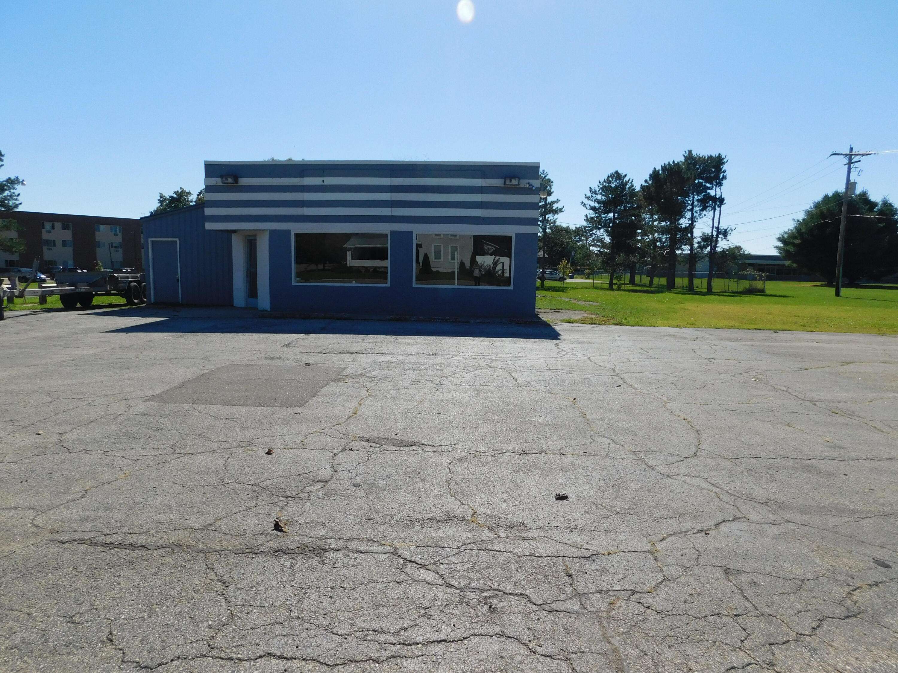 301 W Michigan AVE, Paw Paw Vllg, MI 49079