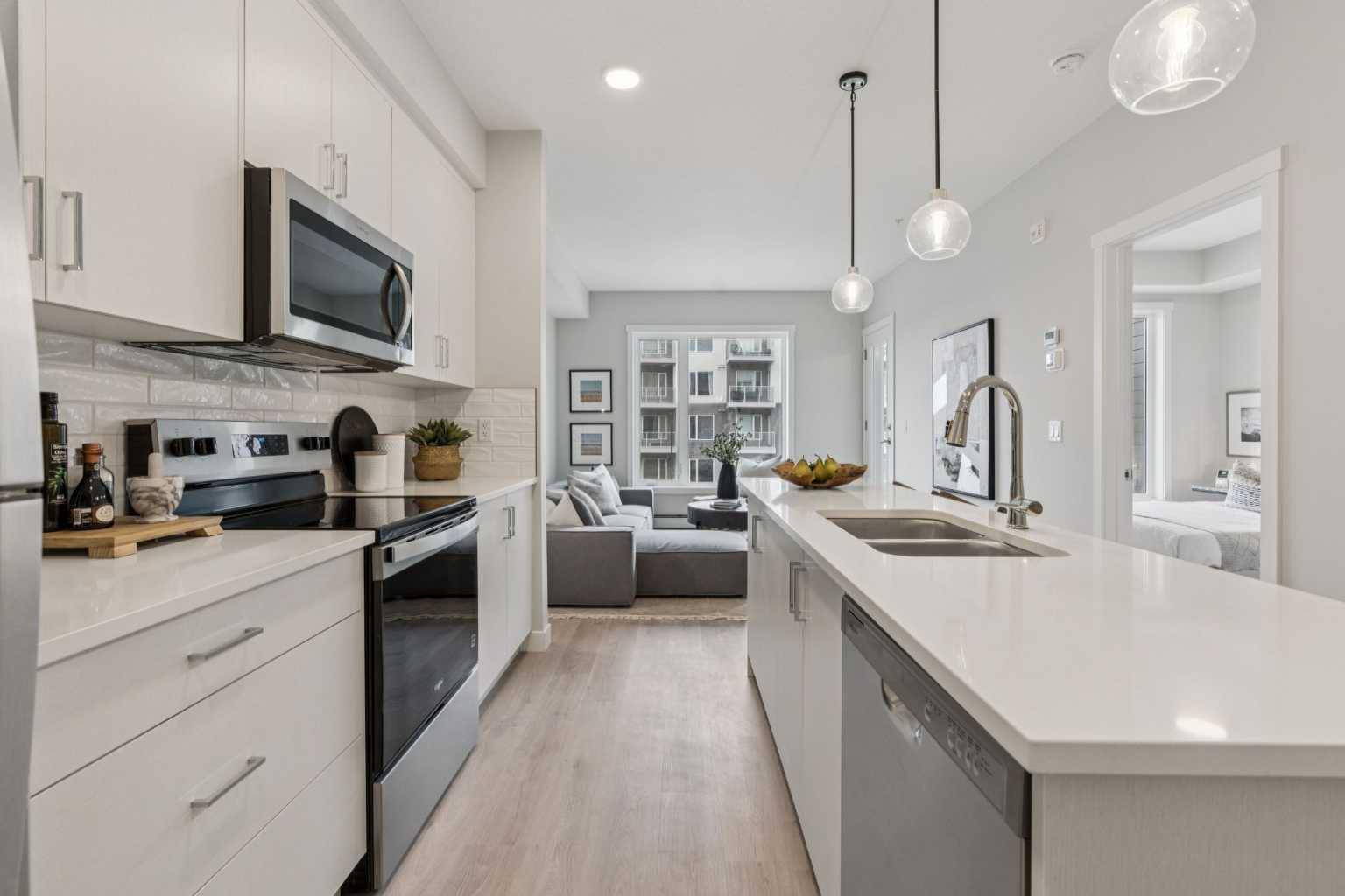 655 Shawnee SQ SW #201, Calgary, AB T2Y 1E3