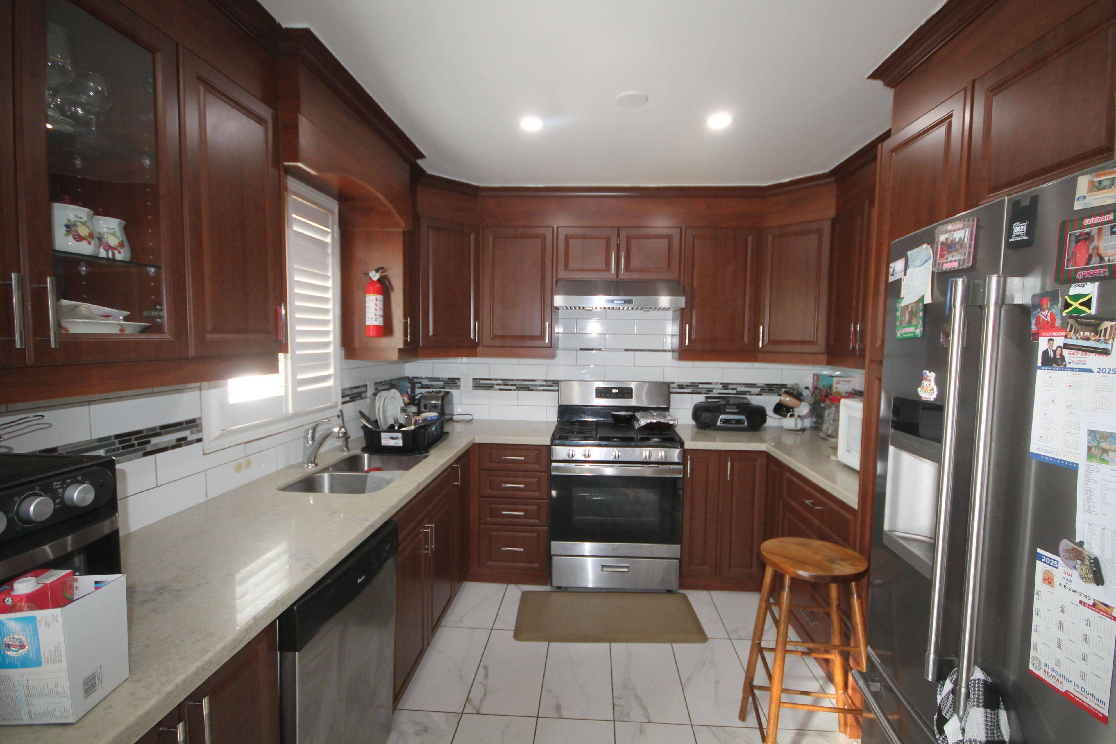 45 Bradbury CRES, Ajax, ON L1T 4H5