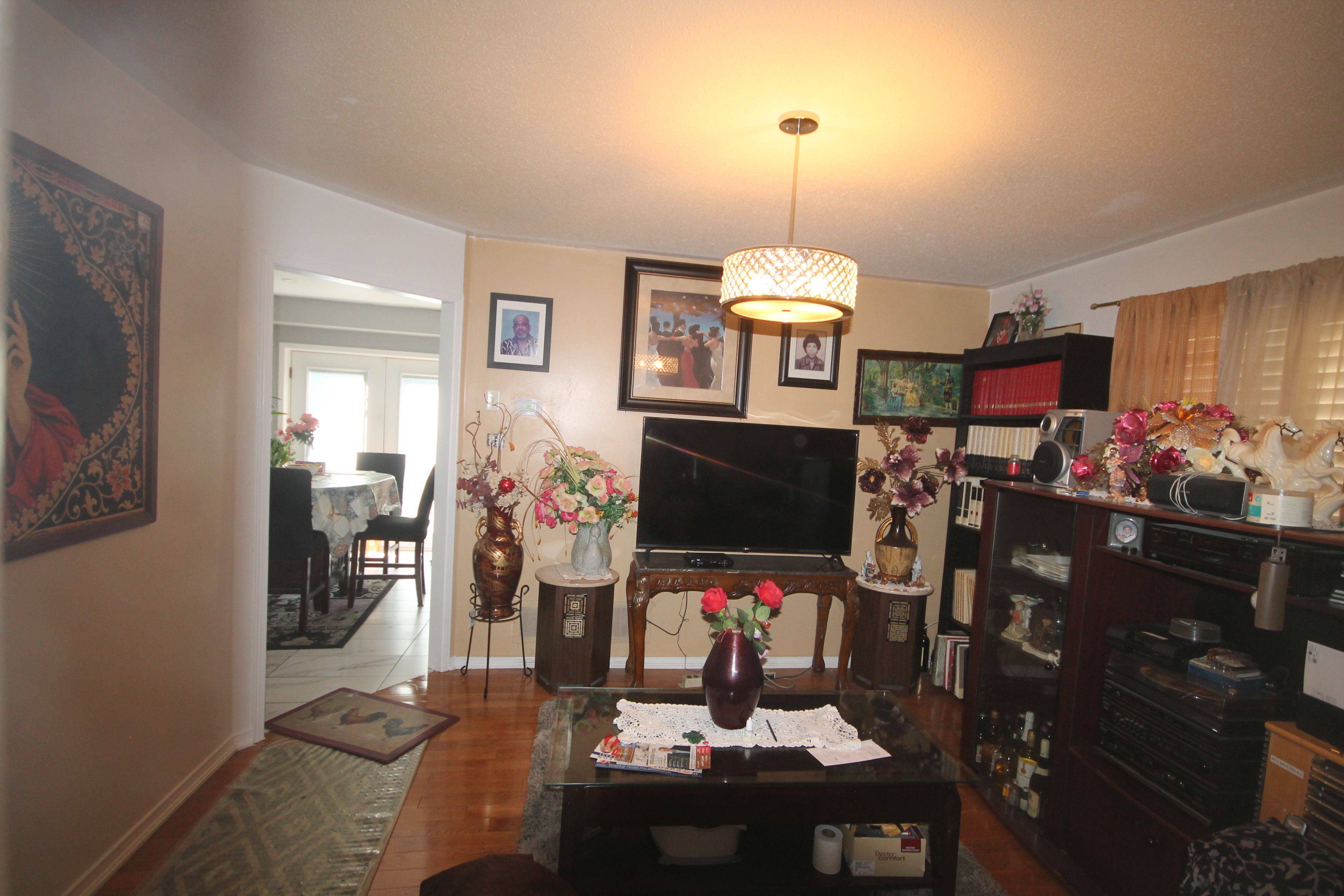 45 Bradbury CRES, Ajax, ON L1T 4H5