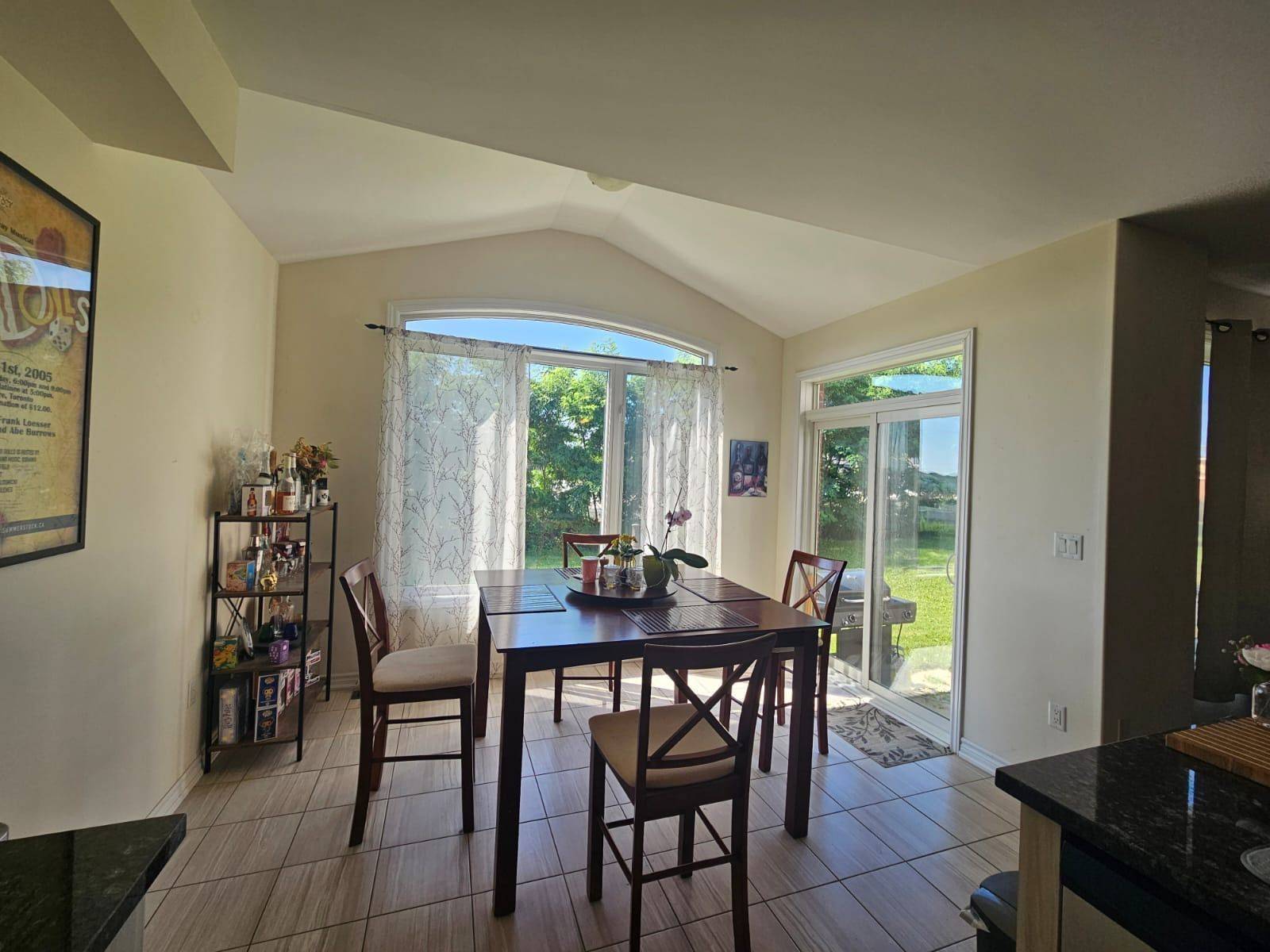 219 Northglen BLVD, Clarington, ON L1C 0T9