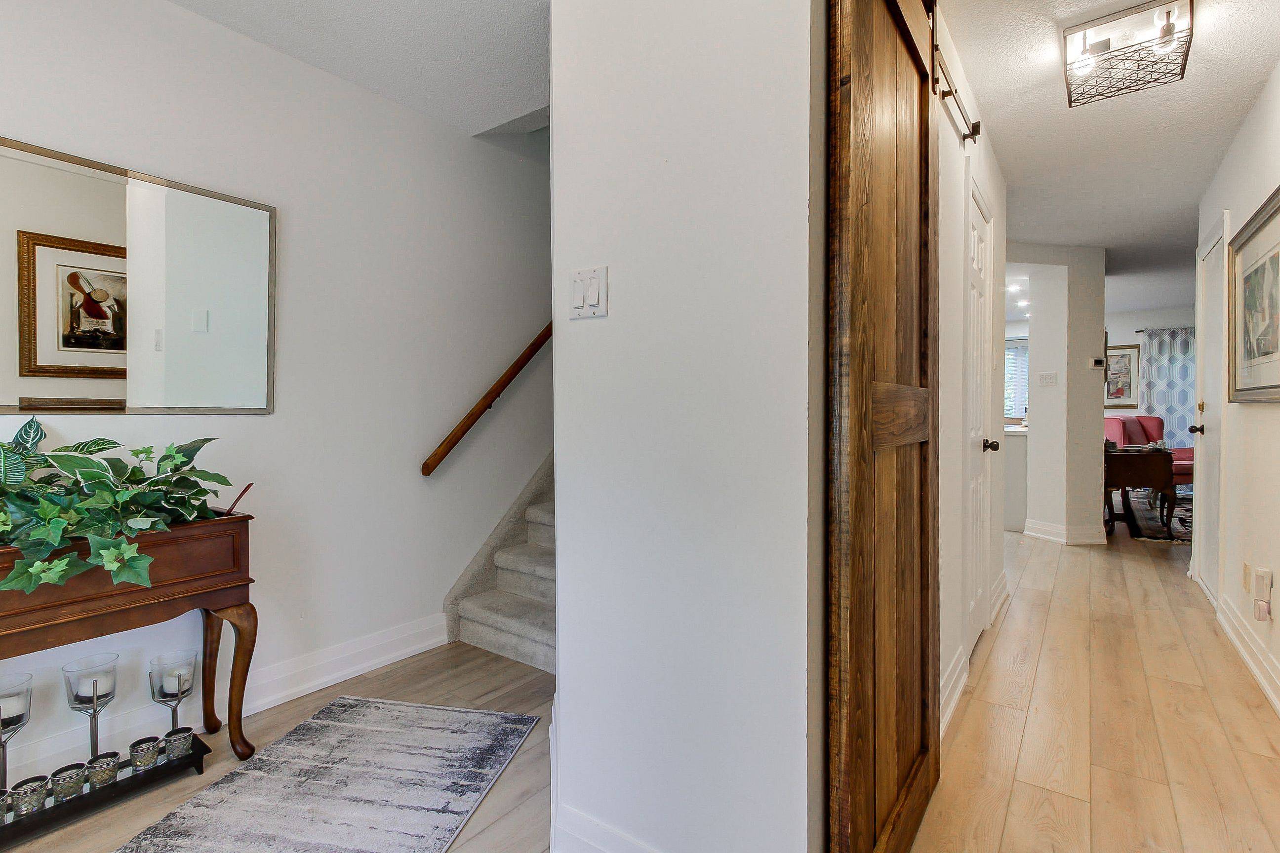 27 Anderson PL, Aurora, ON L4G 6G4