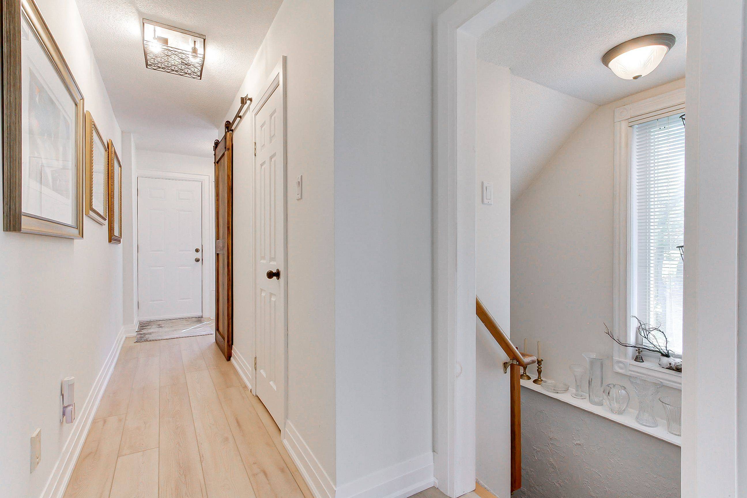 27 Anderson PL, Aurora, ON L4G 6G4