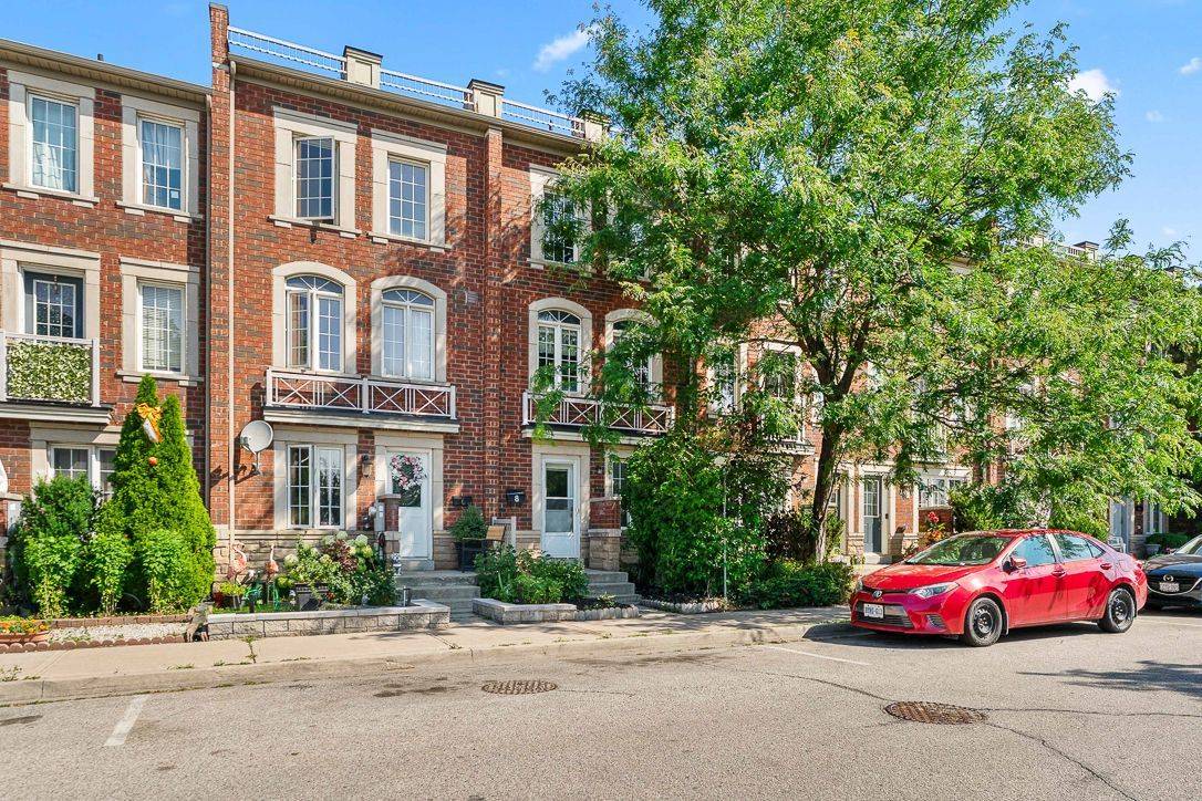 8 JIM BAIRD Mews, Toronto W05, ON M3L 0C6